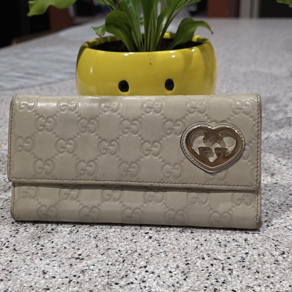 Gucci Guccissima Wallet In Ivory. Comes With Unbranded Chain - Picture 2 of 13